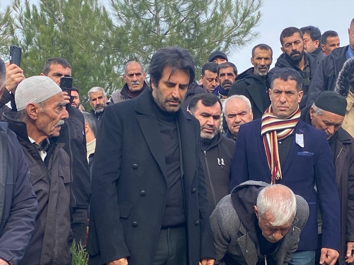 Mahsun Kırmızıgül'ün Annesi Faike Arık Son Yolculuğuna Uğurlandı