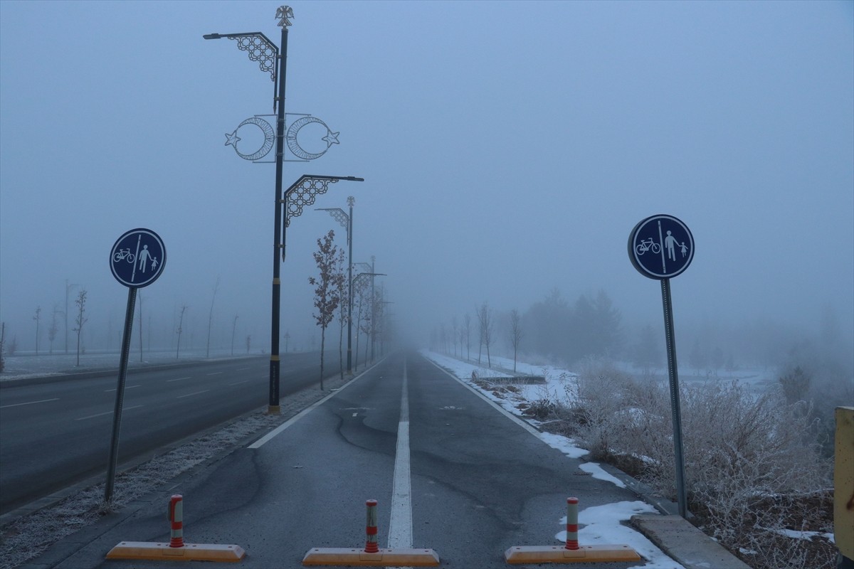 Sivas'ta etkili olan sis görüş mesafesini 20 metrenin altına düşürdü. Sis ve kırağı, Kızılırmak...