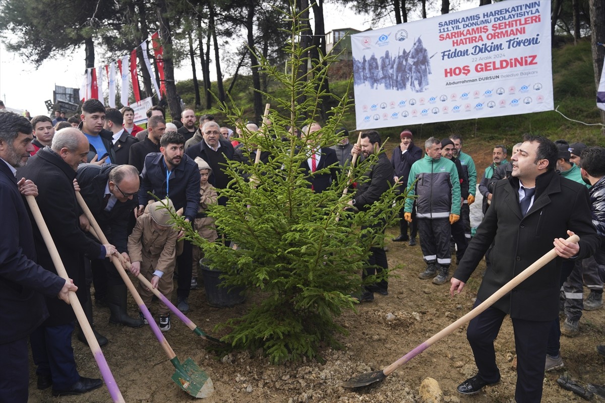 Sultangazi'de, Sarıkamış Harekatı'nın 110. yıl dönümü nedeniyle Sarıkamış şehitleri anısına hatıra...