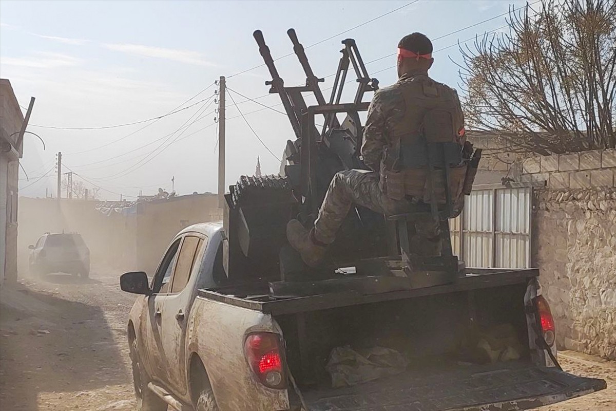 Suriye Milli Ordusu (SMO), Özgürlük Şafağı Operasyonu'nda terör örgütü PKK/YPG işgalindeki Münbiç...