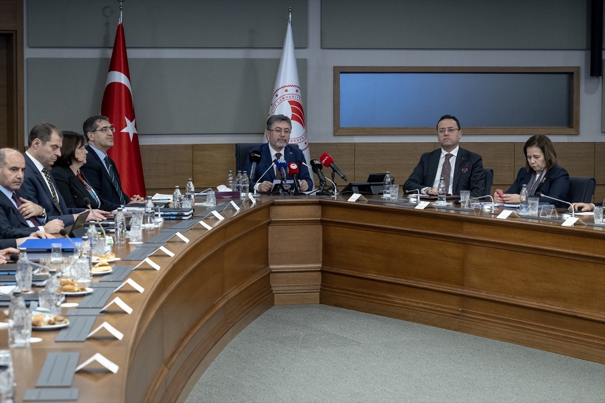 Tarım ve Orman Bakanı İbrahim Yumaklı, Devlet Su İşleri (DSİ) Genel Müdürlüğü'nde gerçekleştirilen...