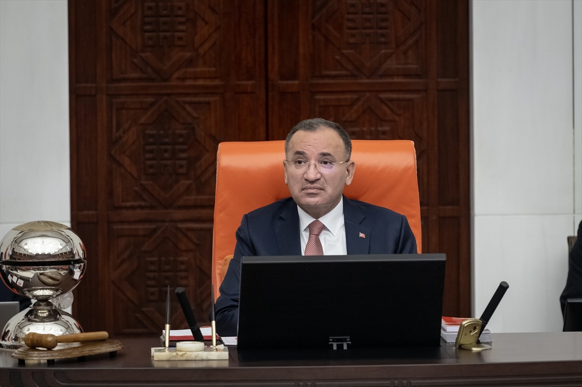 TBMM Genel Kurulu'nda, Enerji ve Tabii Kaynaklar Bakanlığı, Ulaştırma ve Altyapı Bakanlığı ve...