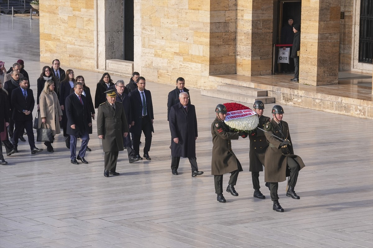 TBMM Genel Kurulunca Kamu Başdenetçisi seçilen Mehmet Akarca ve Kamu Denetçileri, Anıtkabir'i...