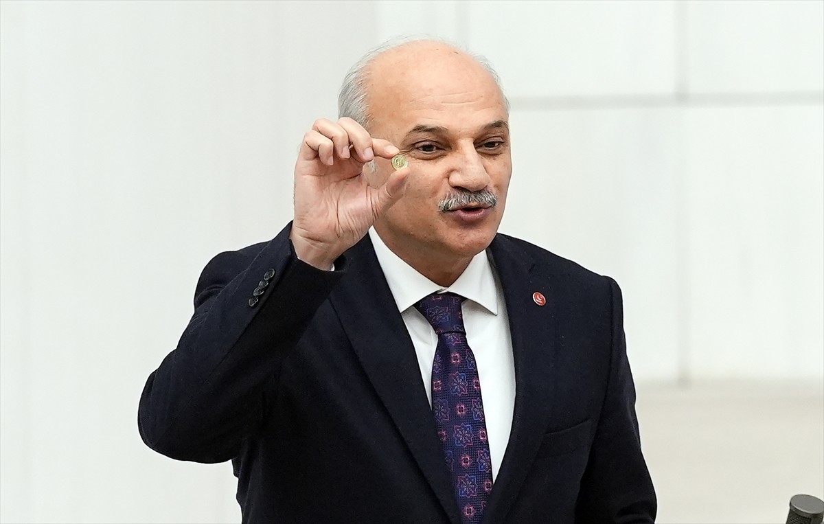 TBMM Genel Kurulunda Ticaret ile Hazine ve Maliye bakanlıklarının 2025 yılı bütçelerinin...