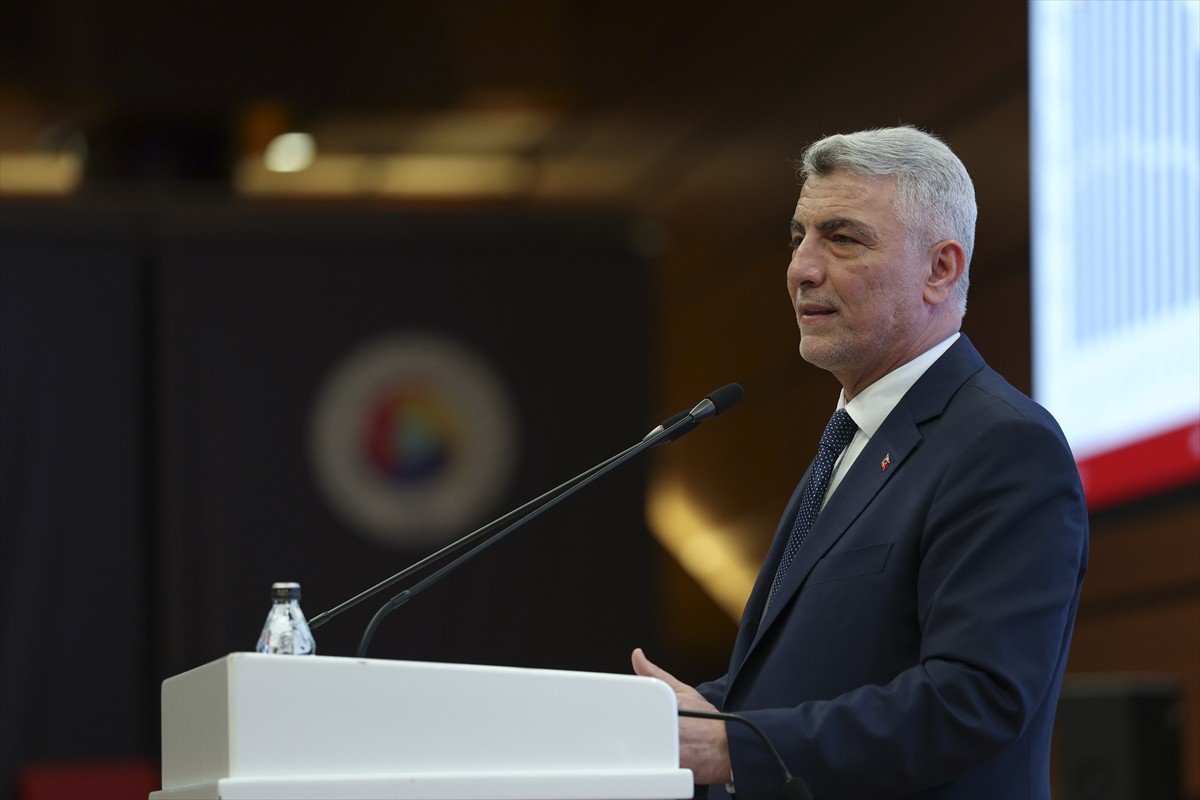 Ticaret Bakanı Ömer Bolat (fotoğrafta), Türkiye Odalar ve Borsalar Birliği (TOBB) tarafından...