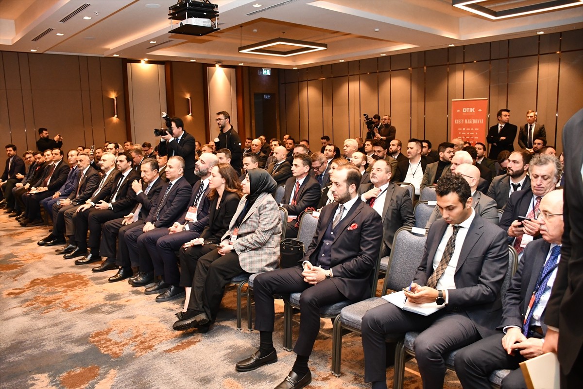 Ticaret Bakanı Ömer Bolat (sol 3), Dünya Türk İş Konseyi (DTİK) Kuzey Makedonya toplantısına...