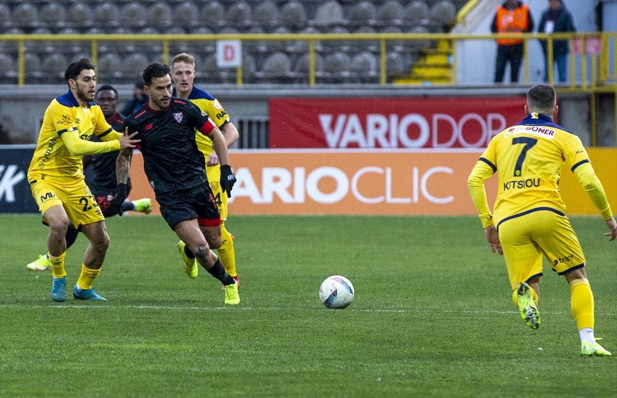 Trendyol 1. Lig'in 15. haftasında Boluspor sahasında MKE Ankaragücü ile Bolu Atatürk Stadyumunda...