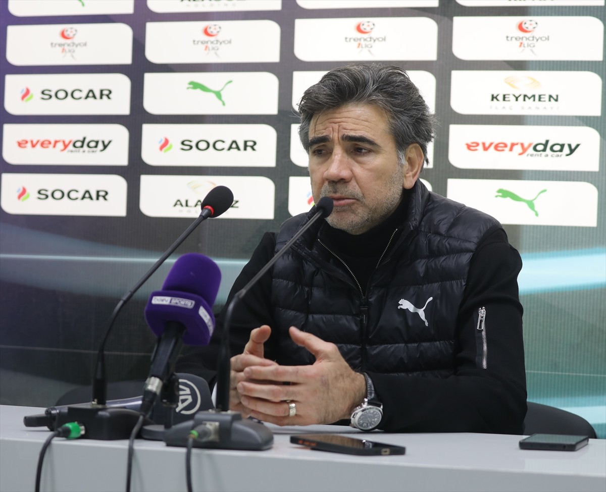 Trendyol 1. Lig'in 15. haftasında konuk ettiği Teksüt Bandırmaspor'a 1-0 yenilen Alagöz Holding...