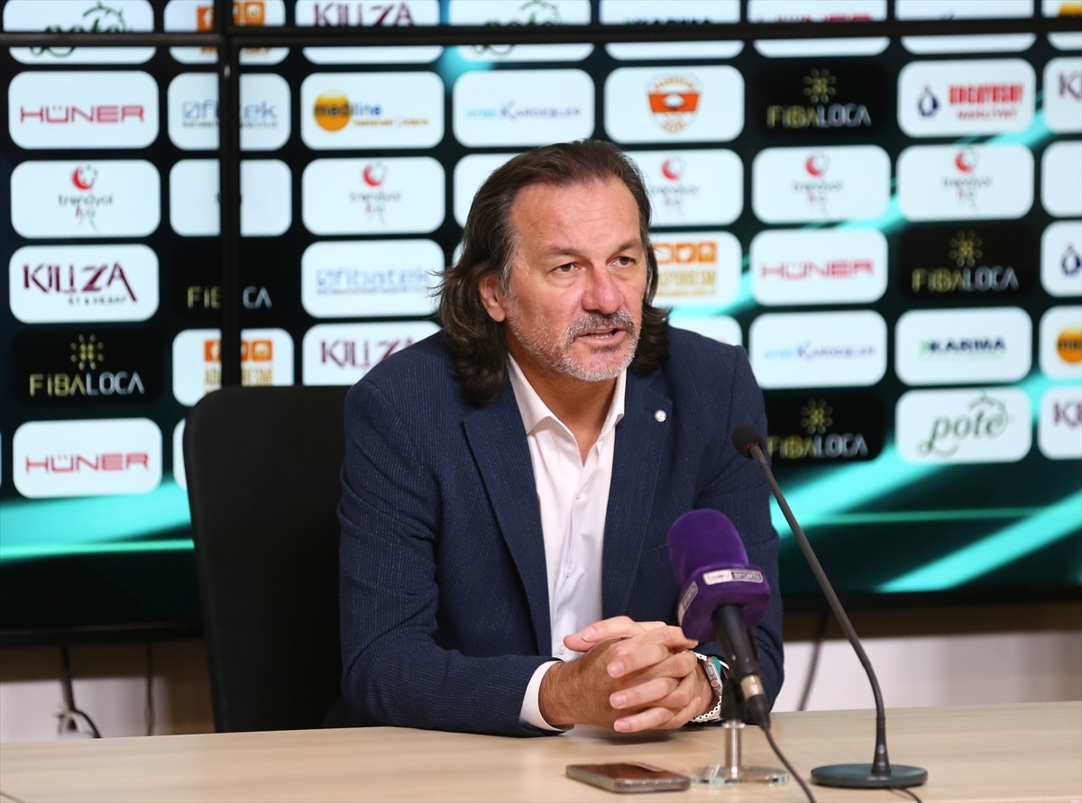 Trendyol 1. Lig'in 16. haftasında konuk ettiği Yeni Malatyaspor'u 3-1 yenen Adanaspor'da teknik...