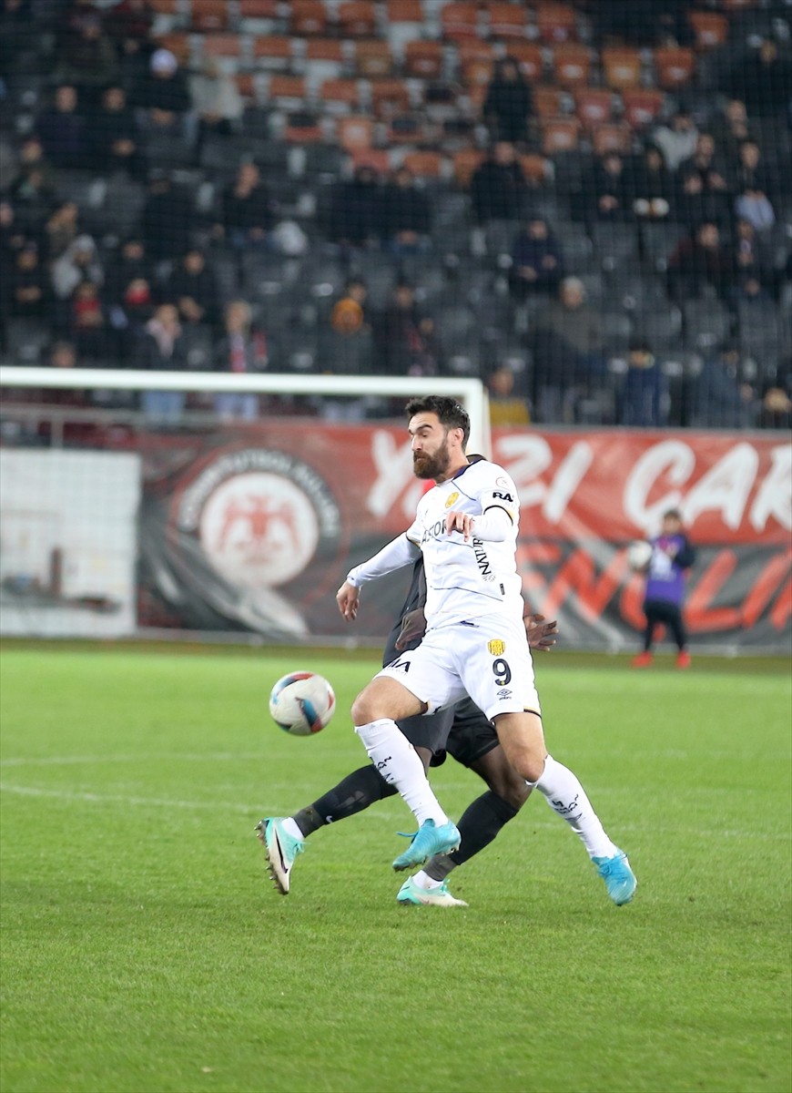 Trendyol 1. Lig'in 17. haftasında Ahlatcı Çorum FK ile MKE Ankaragücü, Çorum Şehir Stadyumu'nda...