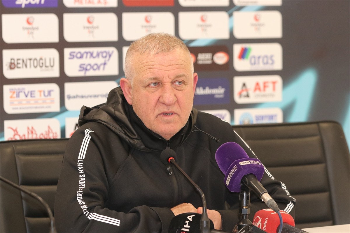 Trendyol 1. Lig'in 17. haftasında Erzurumspor FK, konuk ettiği Sakaryaspor ile 0 - 0 berabere...