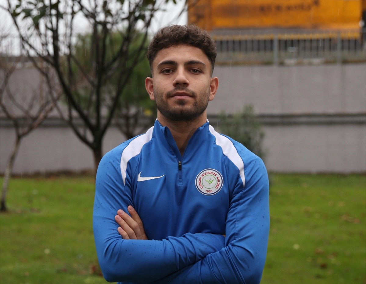 Trendyol Süper Lig ekiplerinden Çaykur Rizespor'un oyuncusu Mithat Pala, Mehmet Cengiz...