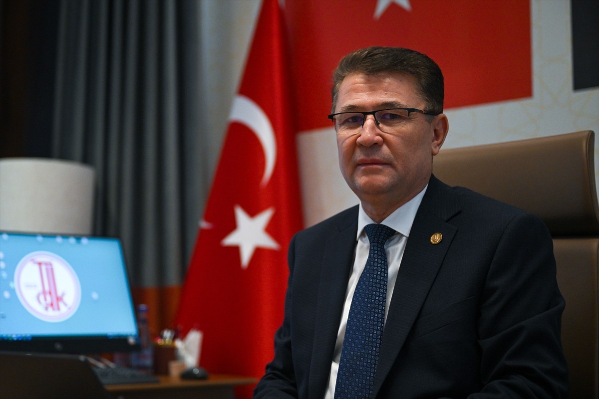 Türk Dil Kurumu (TDK), 2024 yılının kelimesini seçebilmek için kurumun internet sitesinden "2024...