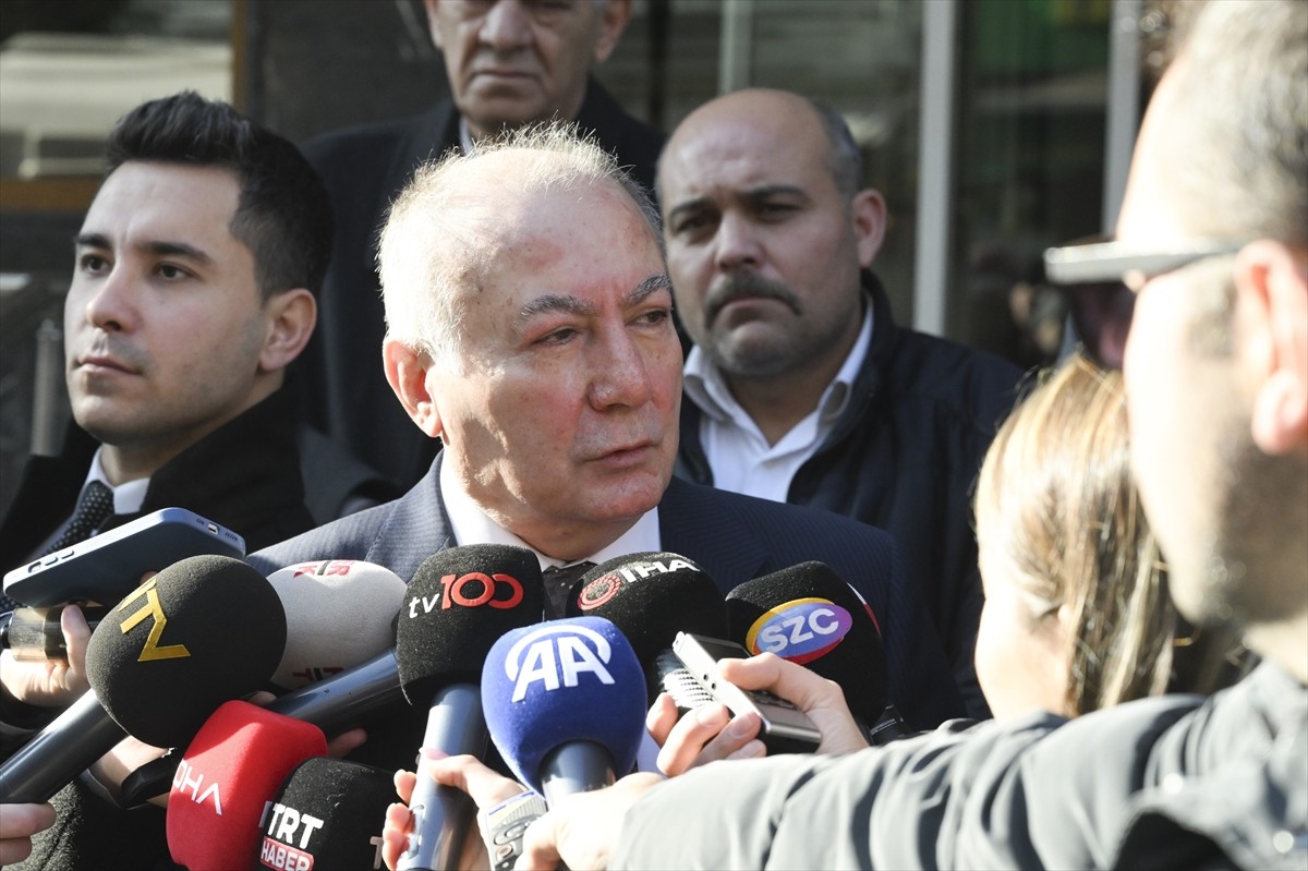 TÜRK-İŞ Başkanlar Kurulu, Asgari Ücret Tespit Komisyonu'nun 3'üncü toplantısı öncesi bir araya...