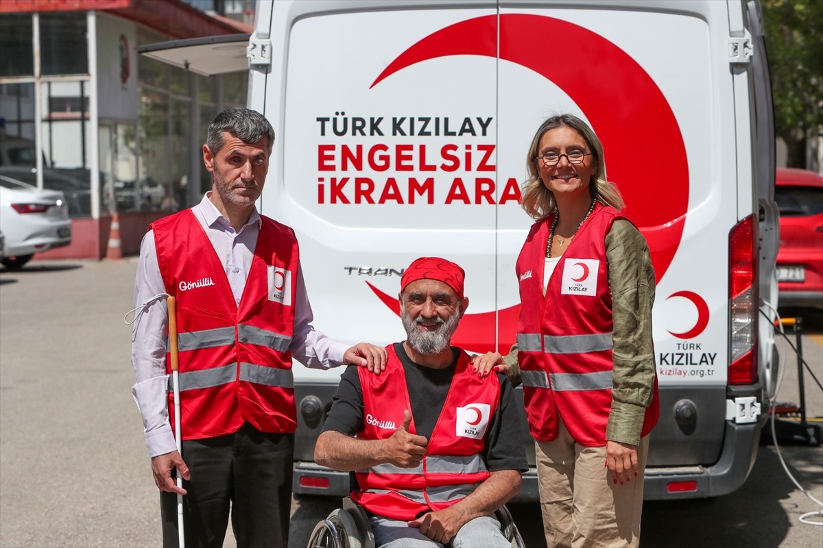 Türk Kızılay, engellilerin sosyal yaşama katılımı ve gönüllülük faaliyetlerinde yer alması için...