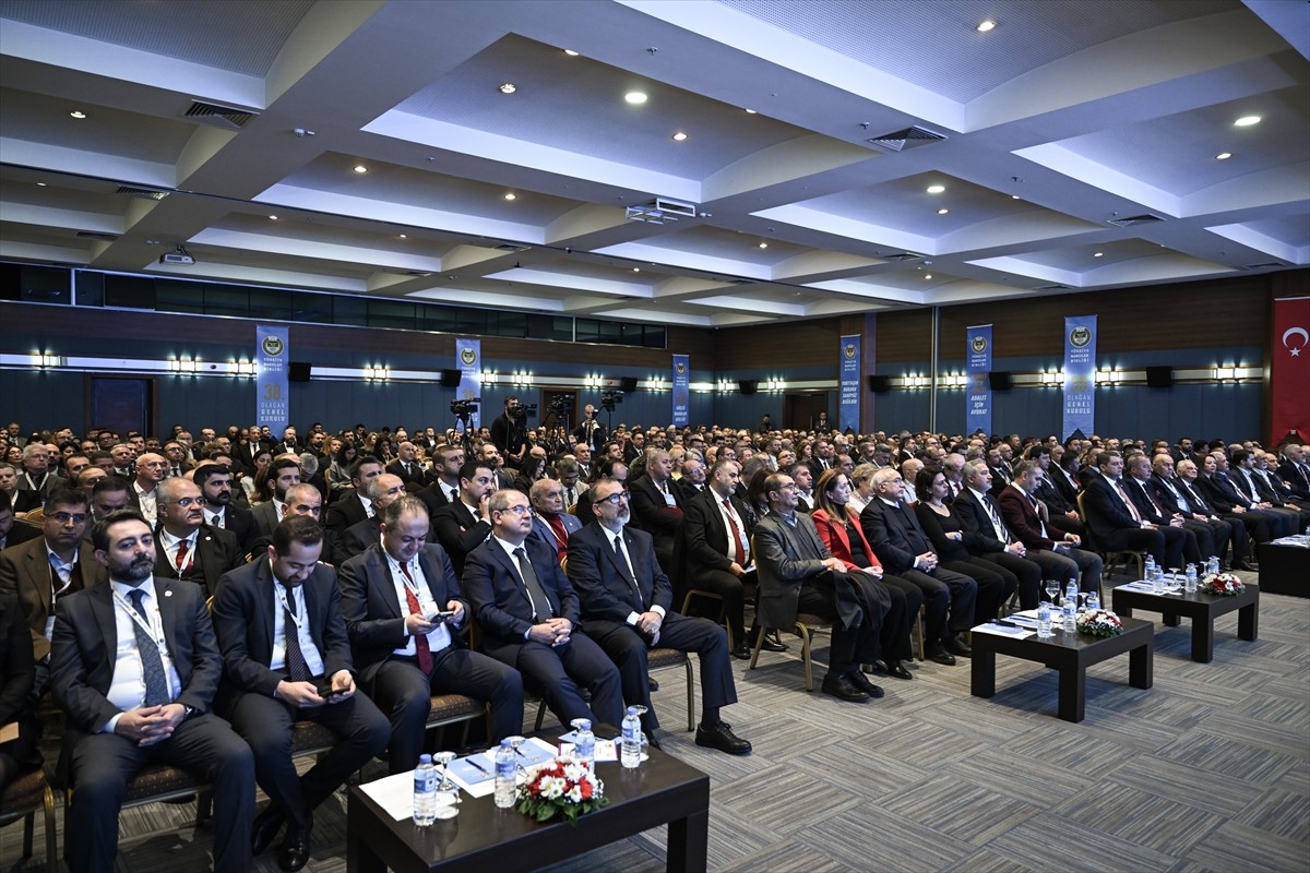 Türkiye Barolar Birliği 38. Olağan Kurulu, Avukat Özdemir Özok Kongre ve Kültür Merkezi'nde...