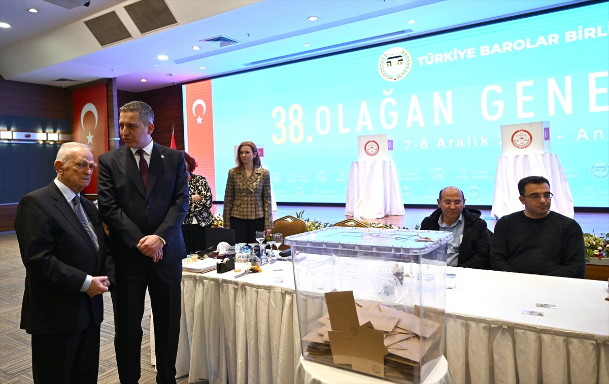 Türkiye Barolar Birliği (TBB) 38. Olağan Genel Kurulu kapsamında başkanlık ve yönetim kurulu...