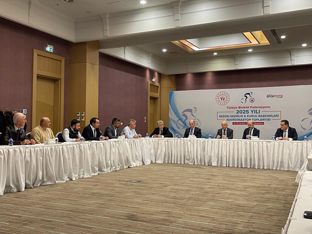 Türkiye Bisiklet Federasyonunda "2025 Yılı Sezon Hazırlık ve Kurul Başkanları Koordinasyon...