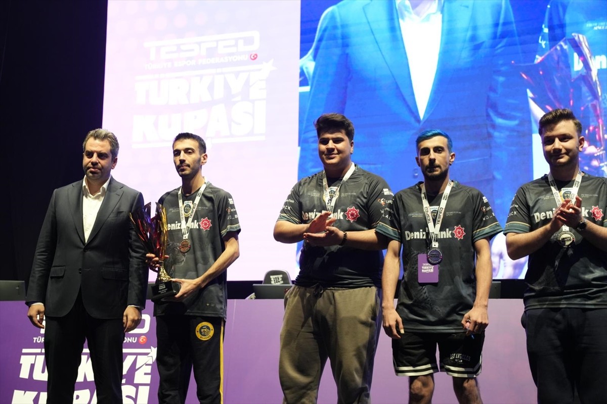 Türkiye Espor Federasyonu (TESFED) tarafından düzenlenen Türkiye Kupası'nda dereceye girenler...