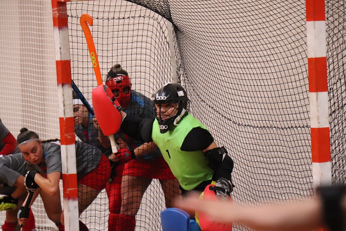 Türkiye Hokey Federasyonu tarafından Alanya Atatürk Spor Salonu'nda düzenlenen 2024-2025 sezonu...