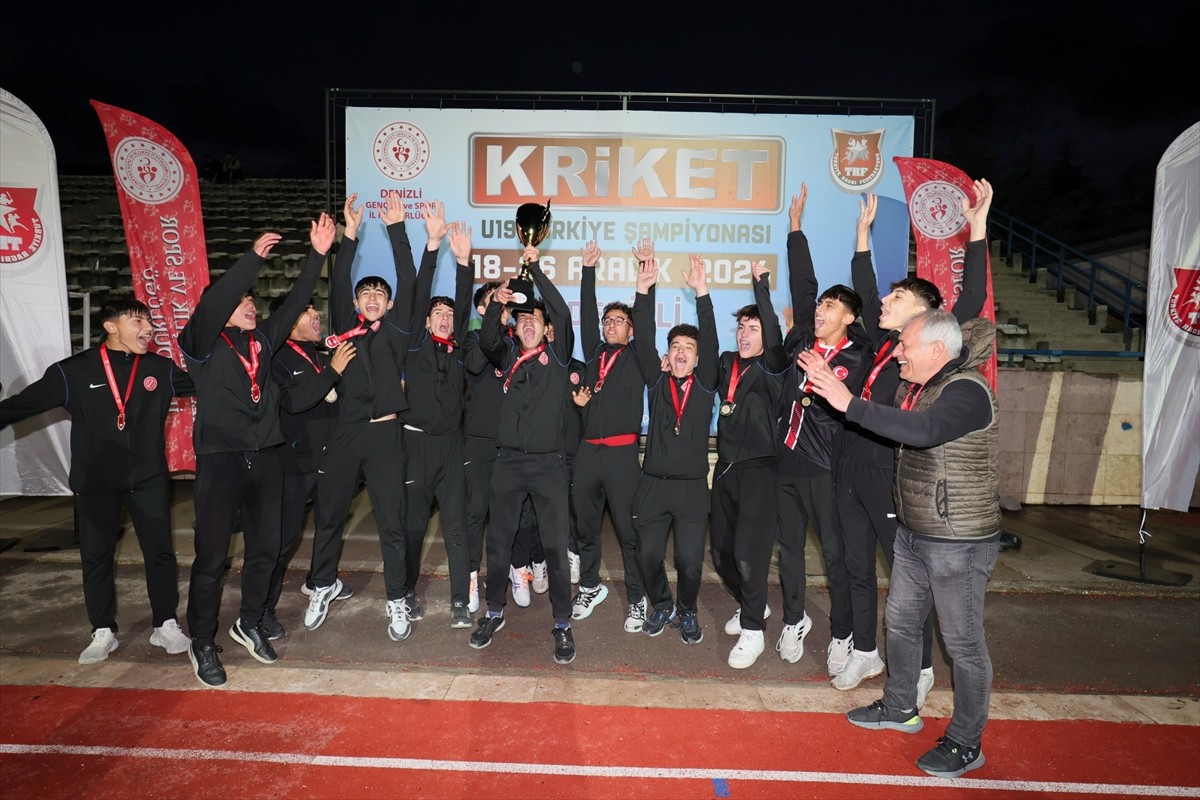 Türkiye Ragbi Federasyonu tarafından düzenlenen 19 Yaş Altı Kriket Türkiye Şampiyonası, Denizli'de...