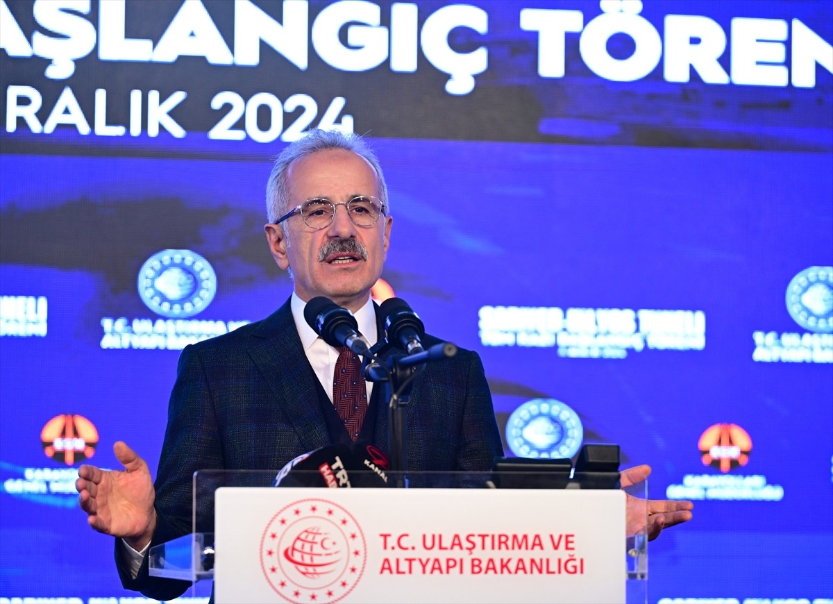 Ulaştırma ve Altyapı Bakanı Abdulkadir Uraloğlu, Sarıyer-Kilyos Tüneli TBM kazı başlangıç törenine...