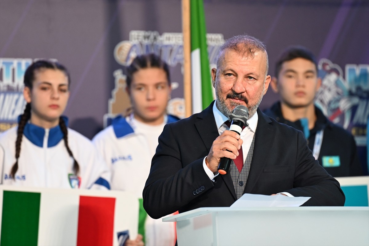 Uluslararası Antalya Muaythai Açık Kupası'nın açılış töreni yapıldı. Türkiye Muaythai Federasyonu...