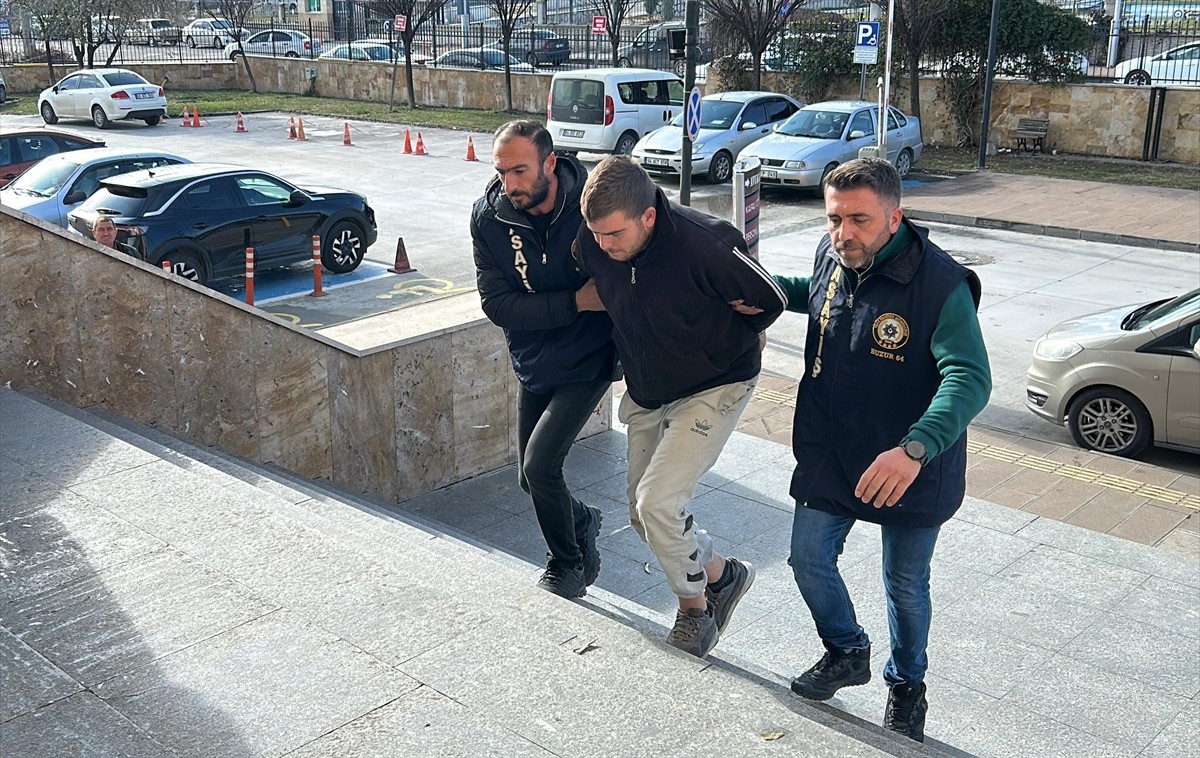 Uşak'ta babasını sopayla öldüren şüpheli tutuklandı.