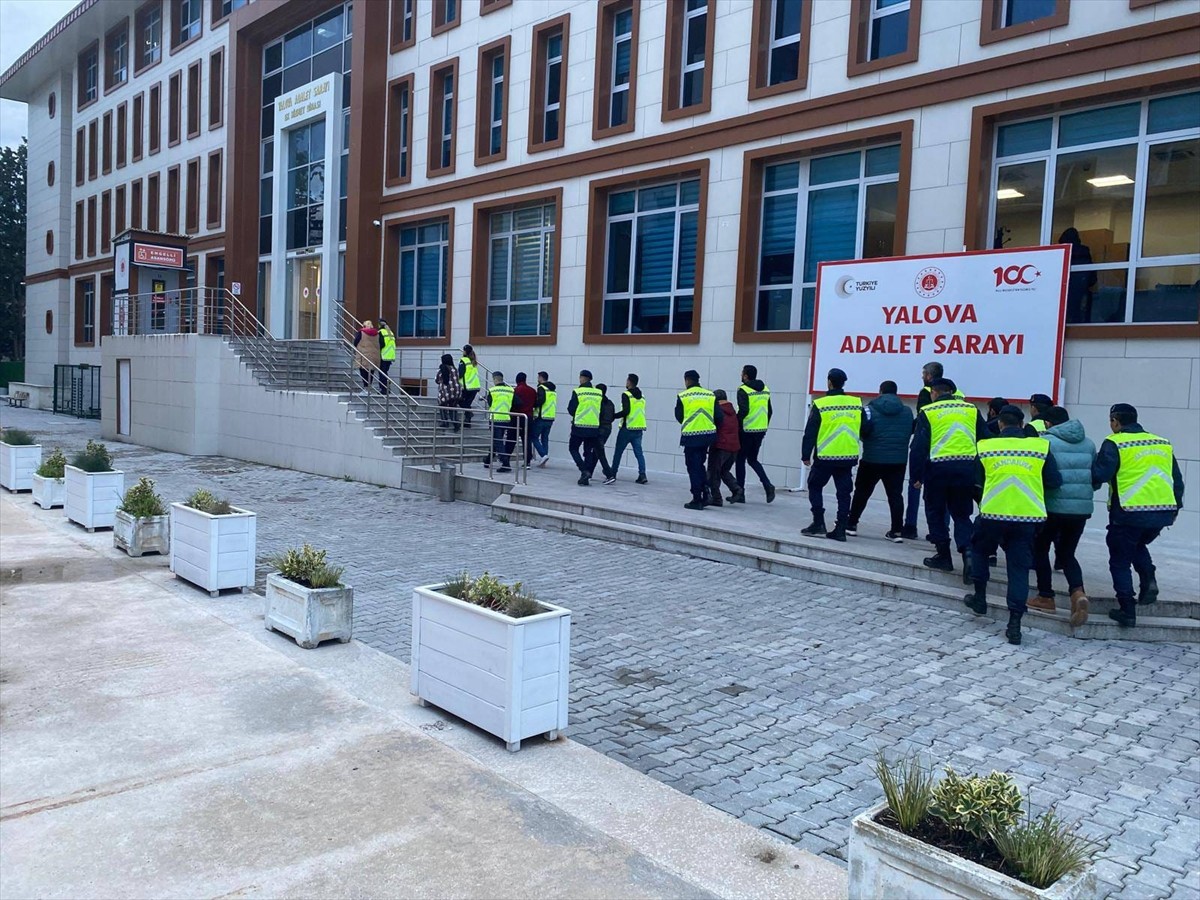 Yalova'da düzenlenen uyuşturucu operasyonunda gözaltına alınan 6 şüpheli tutuklandı.