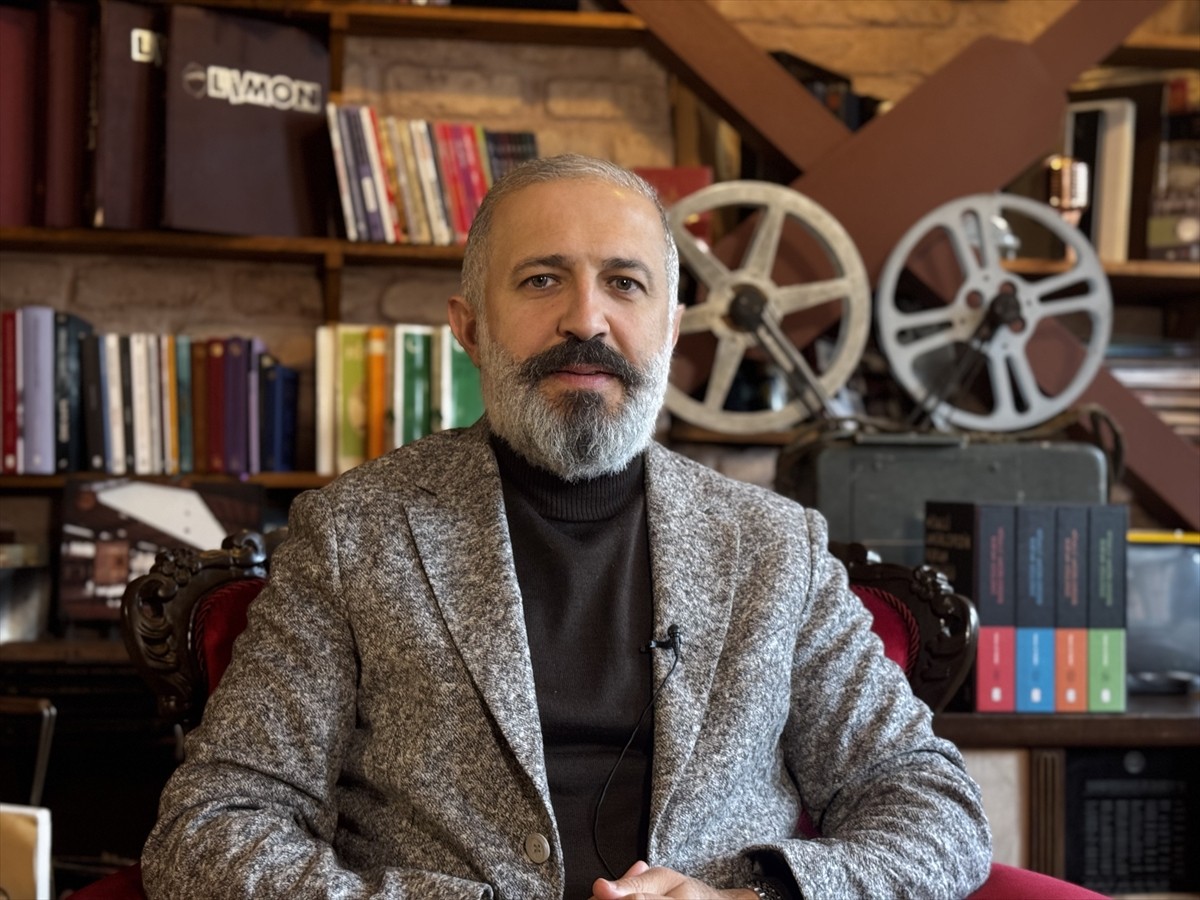 Yeni Sanat Vakfı Müdürü ve koleksiyoner Bekir Cantemir, AA muhabirine açıklamalarda bulundu.