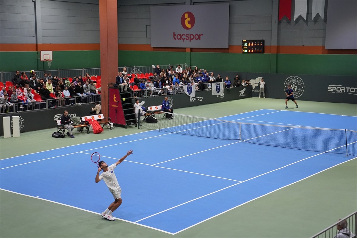 Zeren Group Türkiye Tenis Ligi'nin erkekler kategorisi finalinde ENKA Spor'u 2-0 yenen TED Spor...