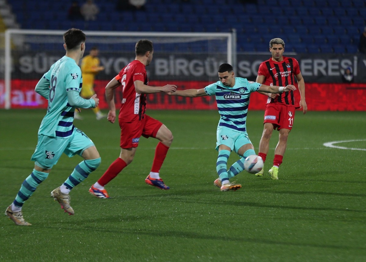 Ziraat Türkiye Kupası 5. eleme turunda Çaykur Rizespor ile Artı Değer Vanspor FK ile Çaykur Didi...