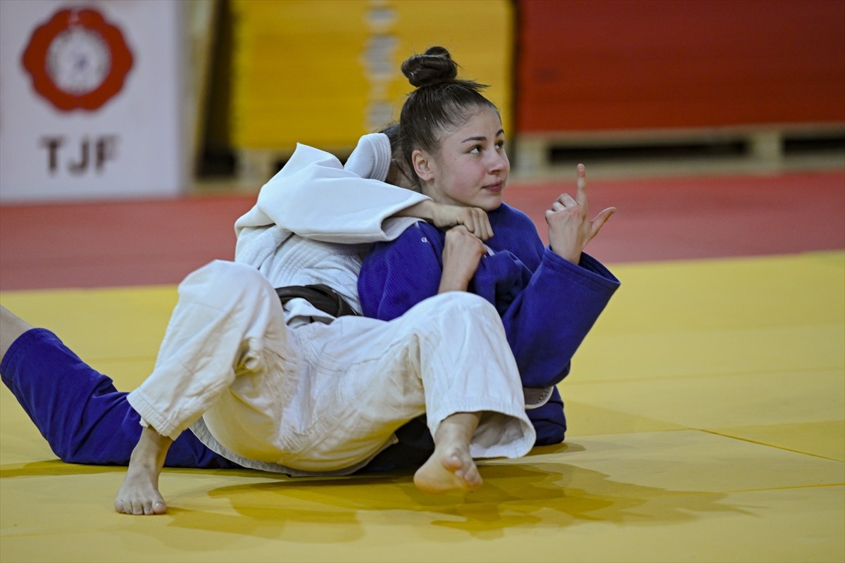 55 ilden 261 kadın ve 357 erkek sporcunun katılımıyla Emre Yazgan Spor Toto Türkiye Judo...