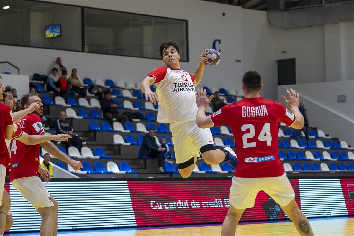 A Milli Erkek Hentbol Takımı, Uluslararası Karpat Turnuvası'ndaki ikinci maçında Gürcistan ile...