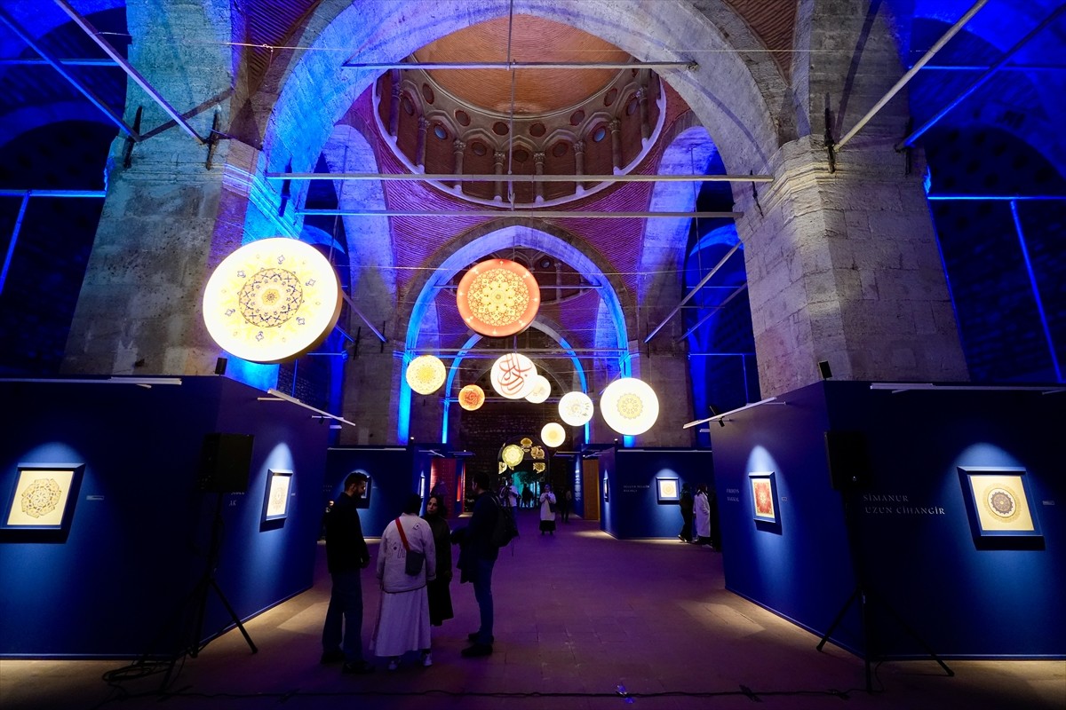 Adalet temasını içeren 13 hat eserinin ve tezhip sanatından örneklerin yer aldığı Albayrak 2025...