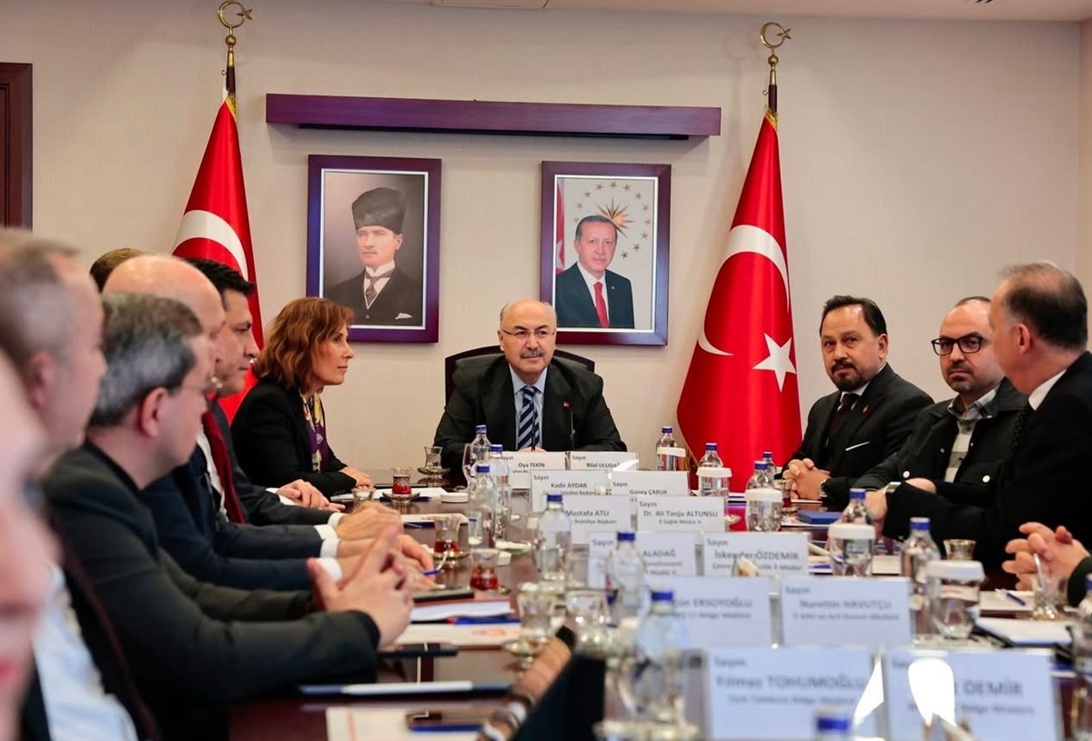 Adana'da, Dünya Bankası tarafından yaptırılacak bölgesel aşı deposu ile 5 aile sağlığı merkezinin...