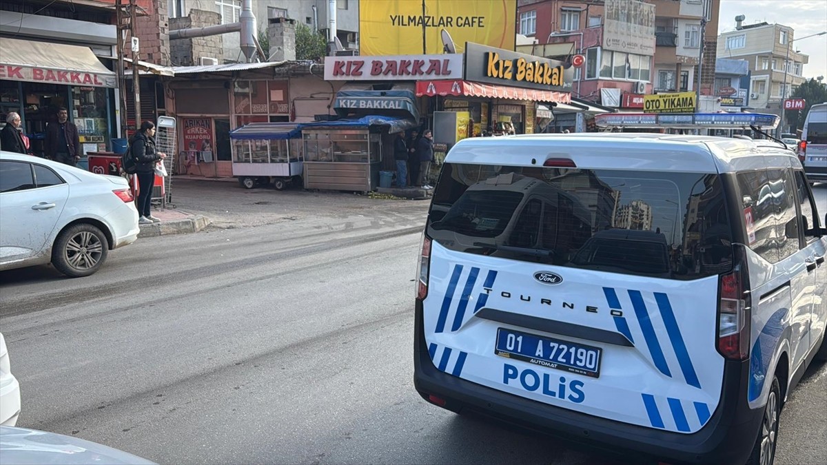 Adana'nın merkez Seyhan ilçesinde çıkan kavgada bir kişi tabancayla vurularak hayatını kaybetti....