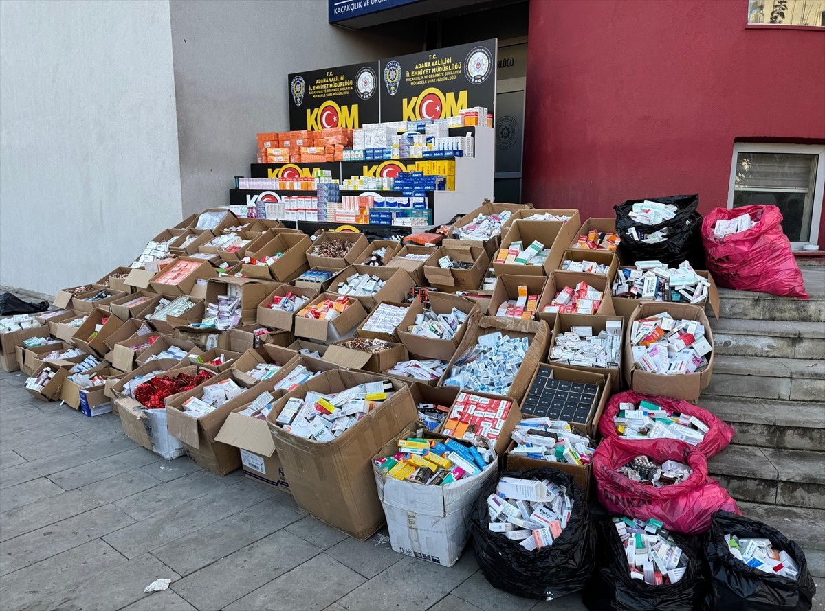 Adana'nın merkez Seyhan ilçesindeki ruhsatsız bir depoda 145 bin 520 kutu ilaç ele geçirildi, baba...