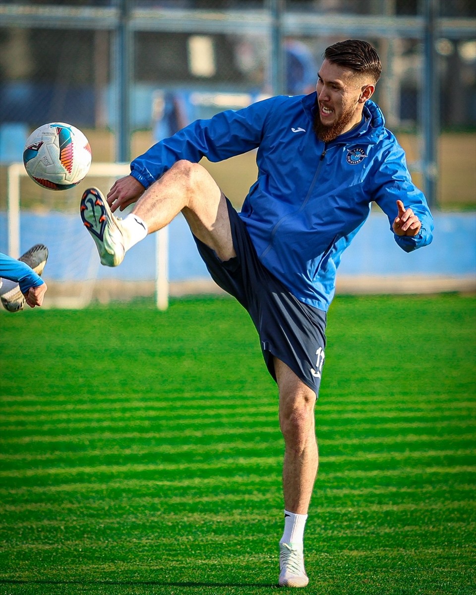 Adana Demirspor, Trendyol Süper Lig'in 21. haftasında deplasmanda Çaykur Rizespor ile oynayacağı...