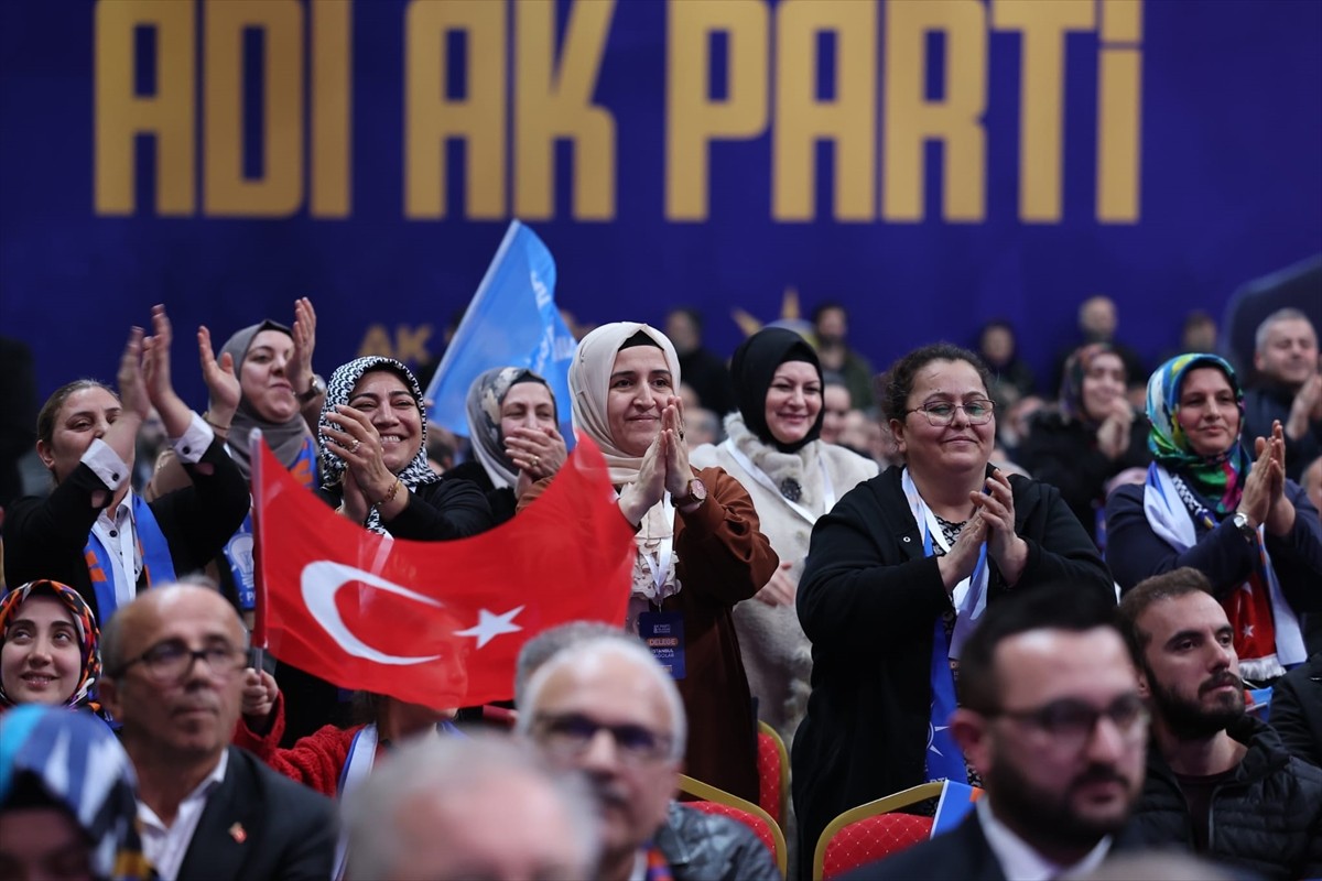 AK Parti'nin 7 Şubat’ta gerçekleştirilecek İstanbul 8. Olağan İl Kongresi öncesinde 39 ilçedeki...
