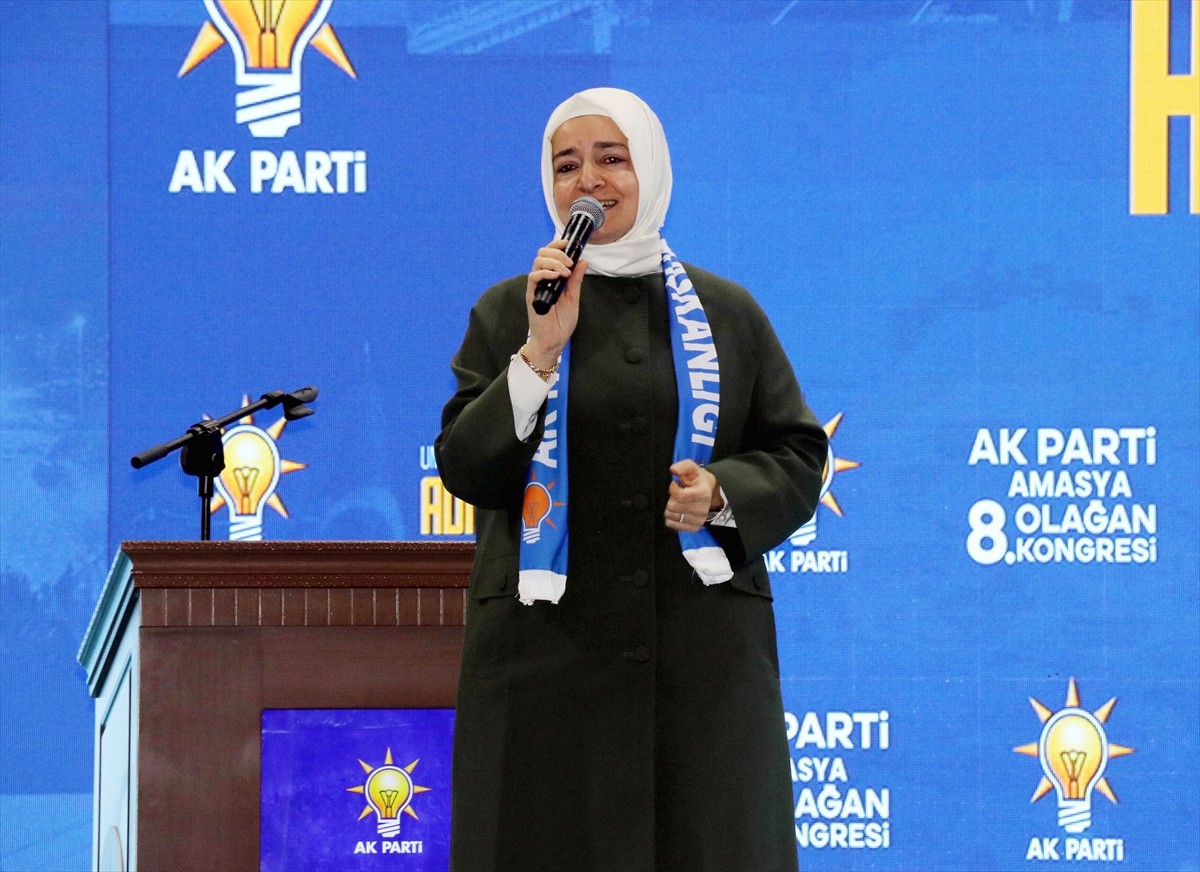 AK Parti Genel Başkan Yardımcısı Fatma Betül Sayan Kaya, Amasya Spor Salonu'nda düzenlenen AK...
