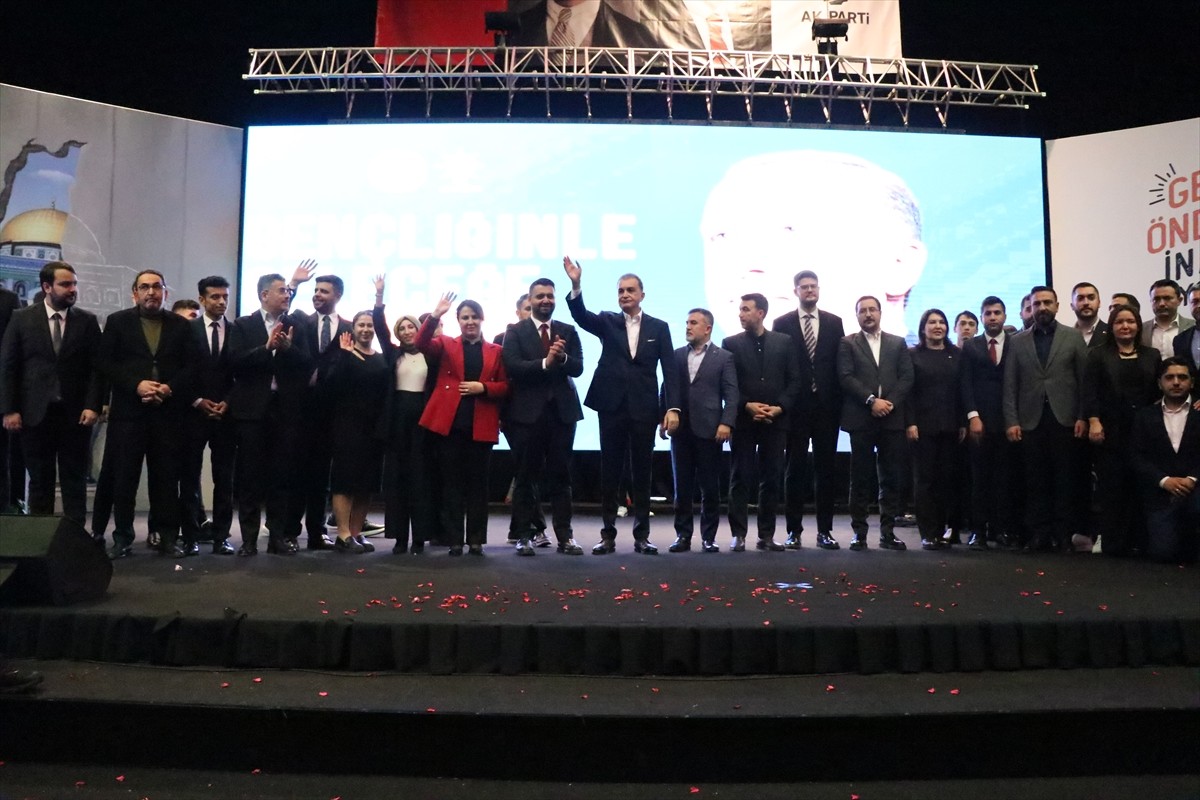 AK Parti Genel Başkan Yardımcısı ve Parti Sözcüsü Ömer Çelik, Çukurova Üniversitesi Kongre...