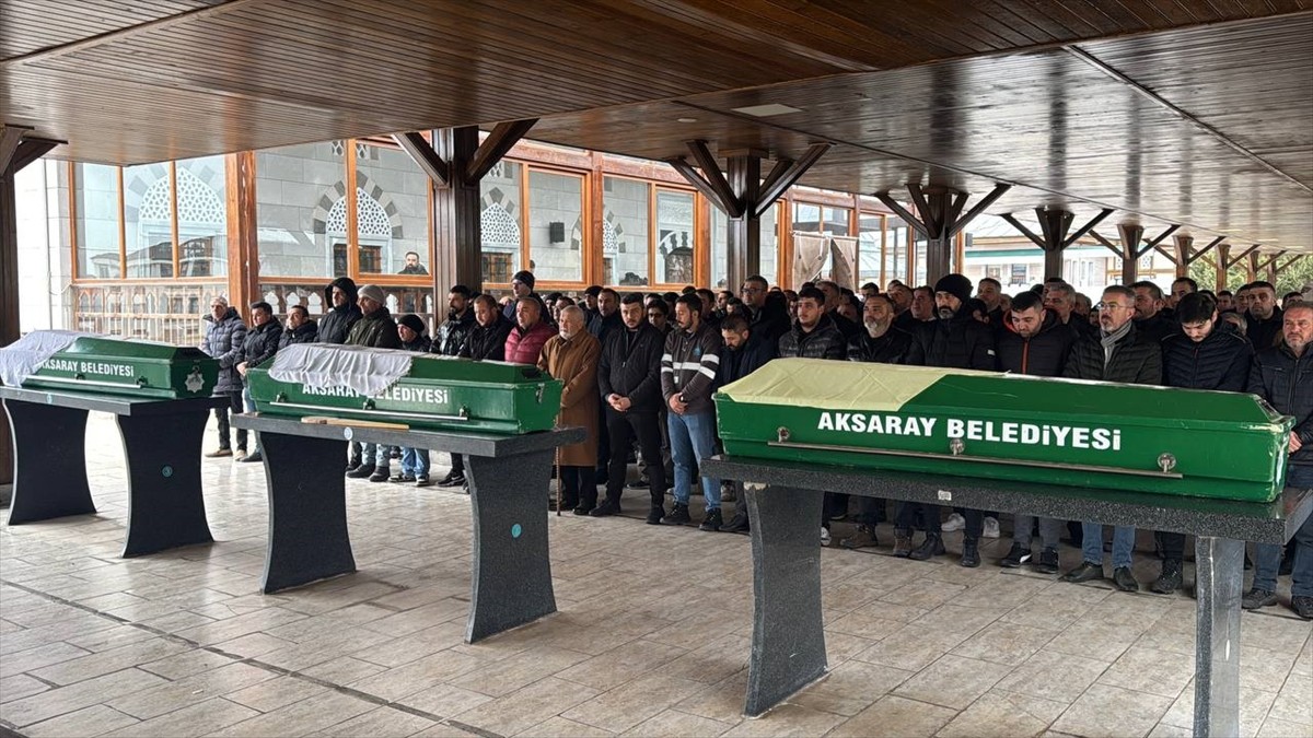 Aksaray'da evde çıkan yangında hayatını kaybeden 3 yaşındaki çocuğun cenazesi defnedildi.