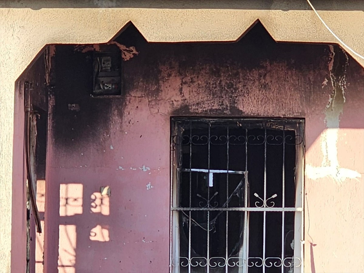 Aksaray’ın Sultanhanı ilçesinde evde çıkan yangında bir kadın yaşamını yitirdi.