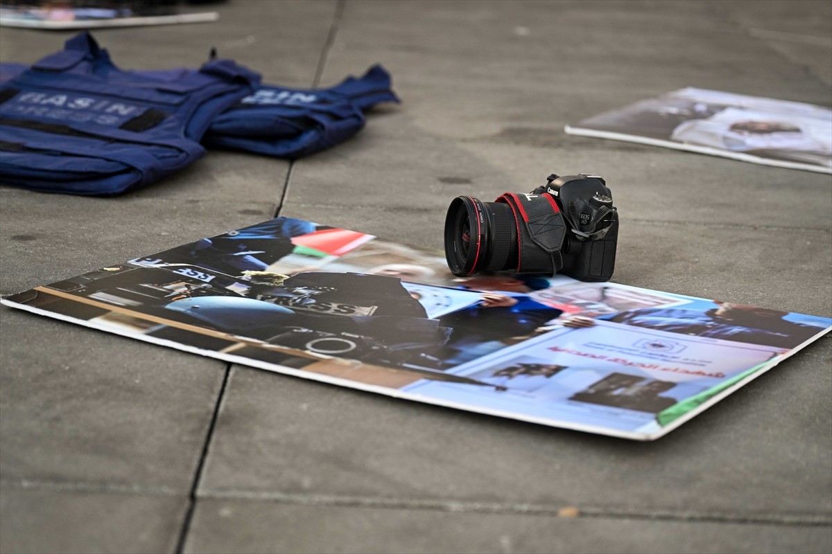 Ankara Filistin Dayanışma Platformu (ANFİDAP) üyeleri, 10 Ocak Çalışan Gazeteciler Günü'nde...