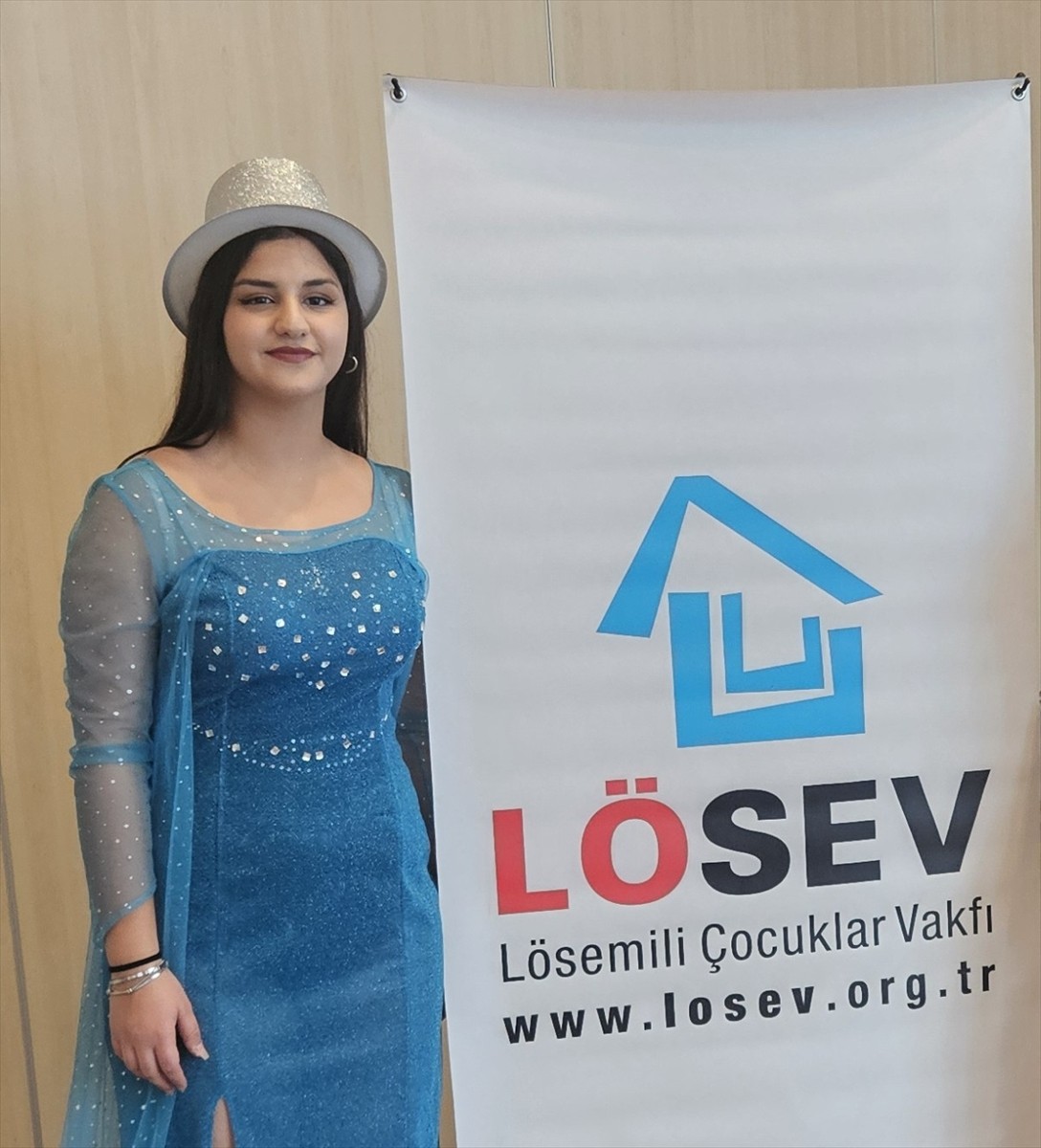 Antalya'da yaşayan depremzede Hazal Subaşı, iki yıl süren lenf kanseri tedavisinin sonunda...