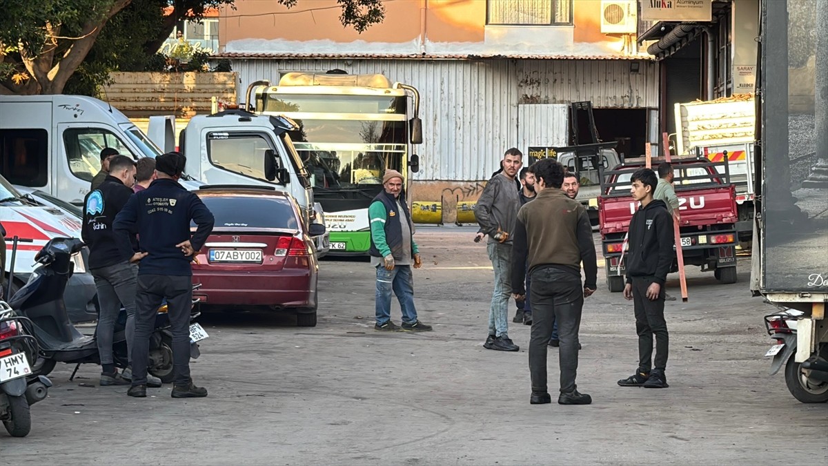 Antalya Körfezi'nde saat 16.51'de 4,5 büyüklüğünde deprem meydana geldi. Alanya ilçesinde...