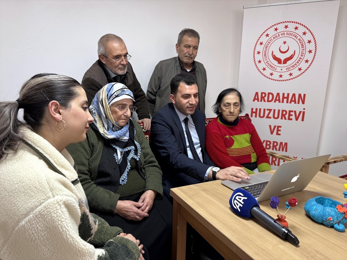 Ardahan Huzurevi Yaşlı Bakım ve Rehabilitasyon Merkezi Müdürlüğü sakinleri, Anadolu Ajansının (AA)...