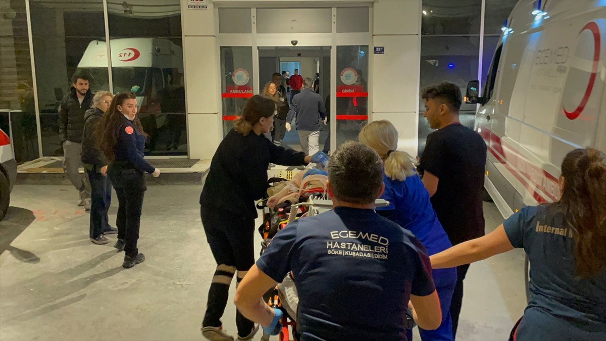 Aydın'ın Kuşadası ilçesi açıklarında, Sahil Güvenlik Komutanlığı ekiplerinin "dur" ihtarına...