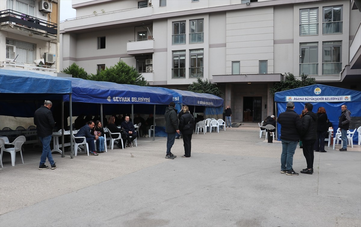 Bolu Kartalkaya Kayak Merkezi'ndeki Grand Kartal Otel'de çıkan yangında hayatını kaybeden 4...